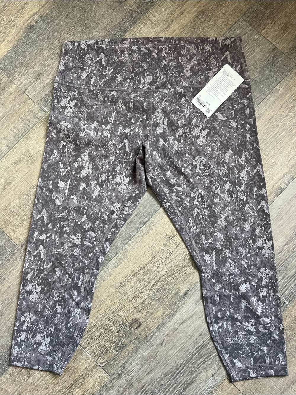 NWT lululemon Wunder Train High-Rise Tight 25” – Size 20